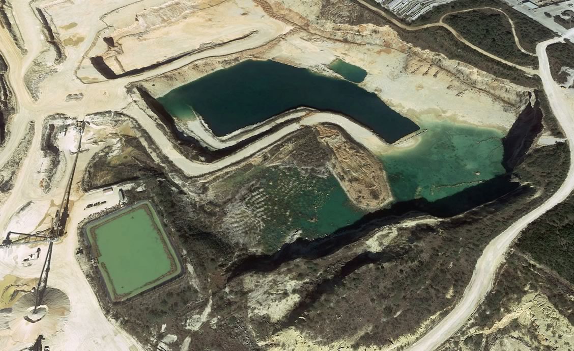 Vulcan Materials 1604 rock quarry in 2017 showing pools of water over Edwards Aquifer Recharge Zone